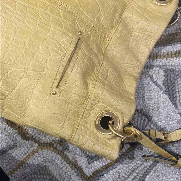 💕 B. Makowsky yellow leather large tote bag 💕 - Picture 10 of 16